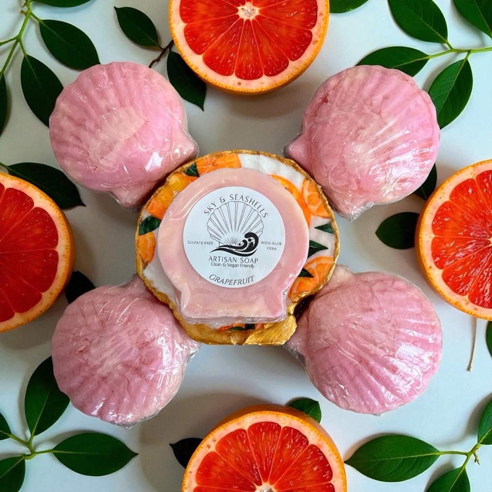 Hand Crafted “Grapefruit” Scented Seashell Shaped Lathering Aloe Soap Bar - Picture 2 of 2